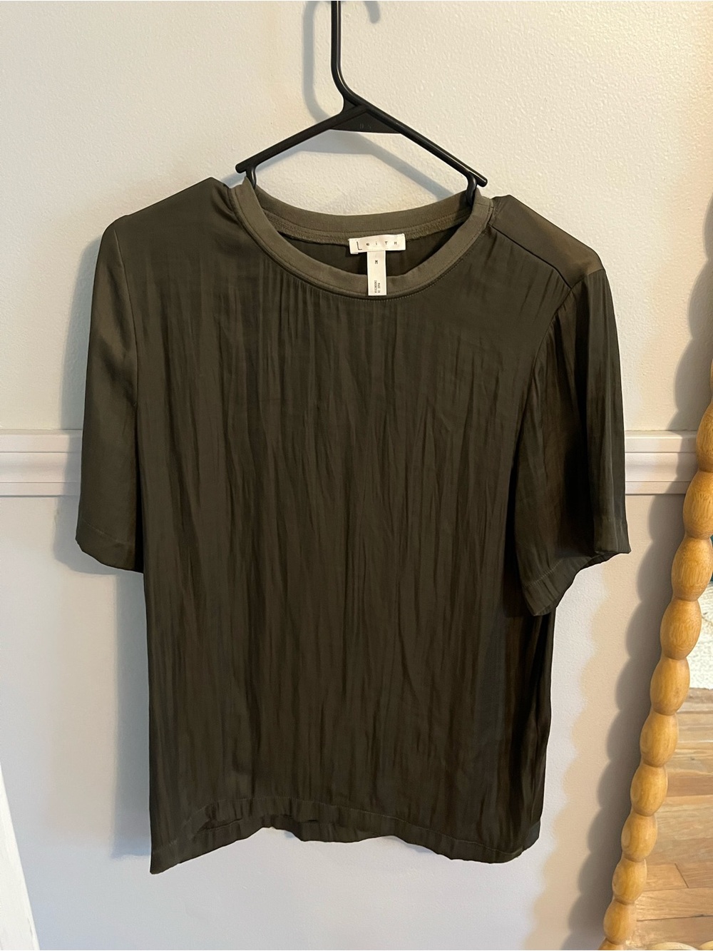 Leith Olive Short Sleeve Crewneck Top